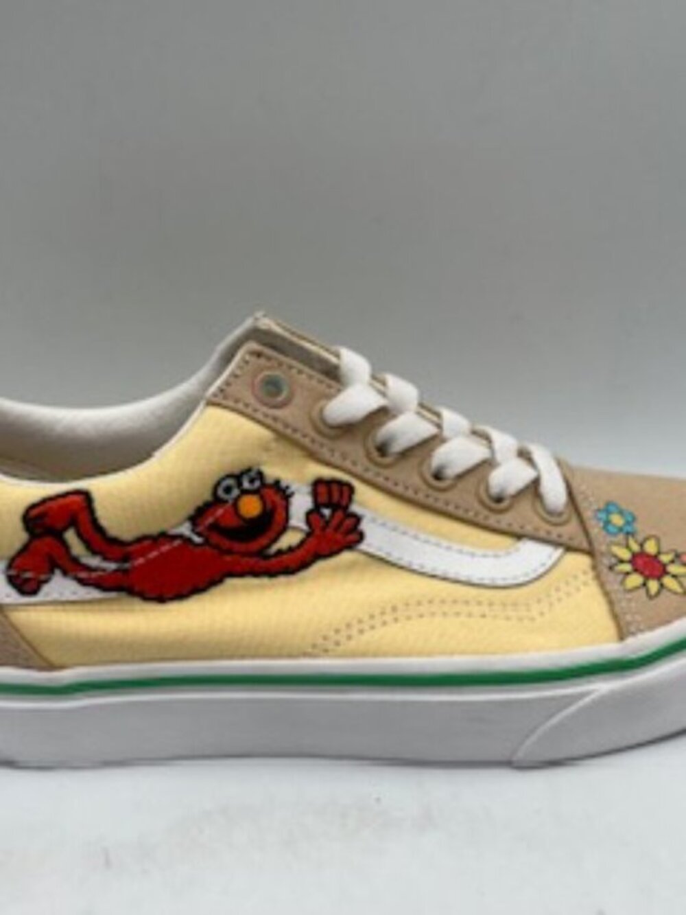NEW Vans Sesame Street collab sneakers Women’s size 5.5 Embroidered Beige shoes - Picture 3 of 9